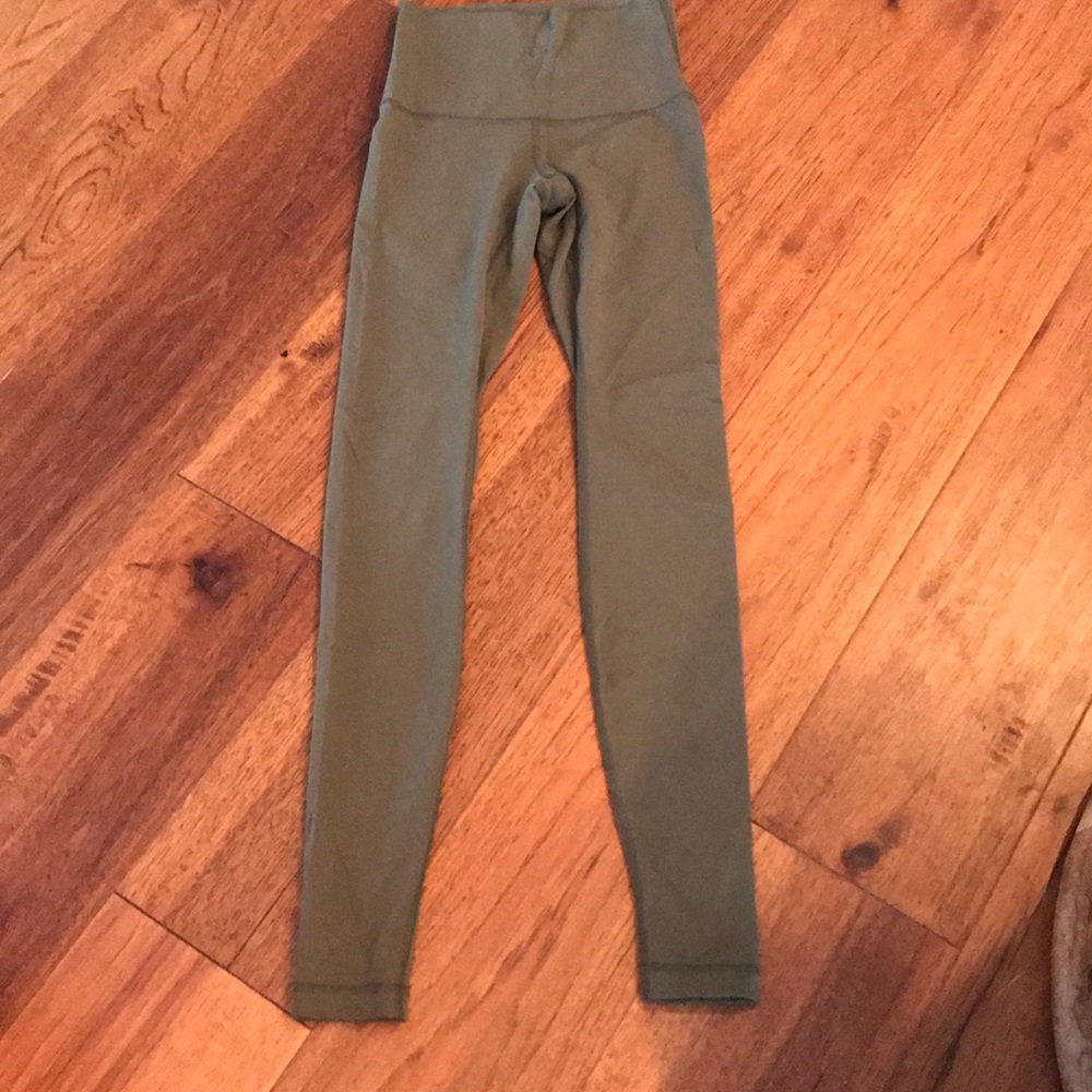 Lululemon high rise wunder under